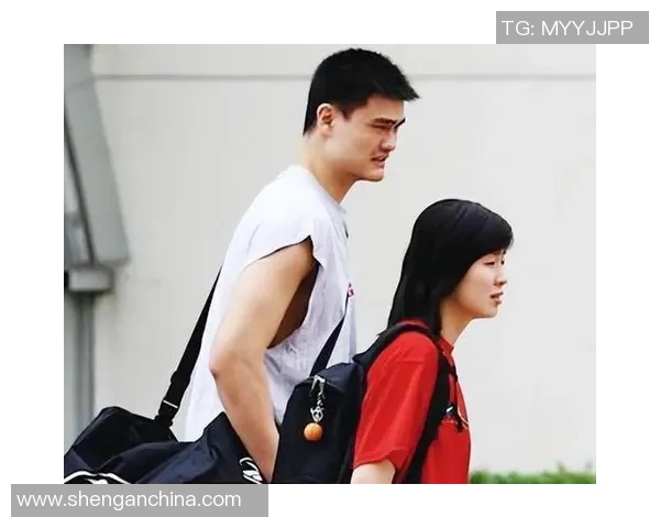 姚明兄弟名字的由来与背后的故而而事揭秘