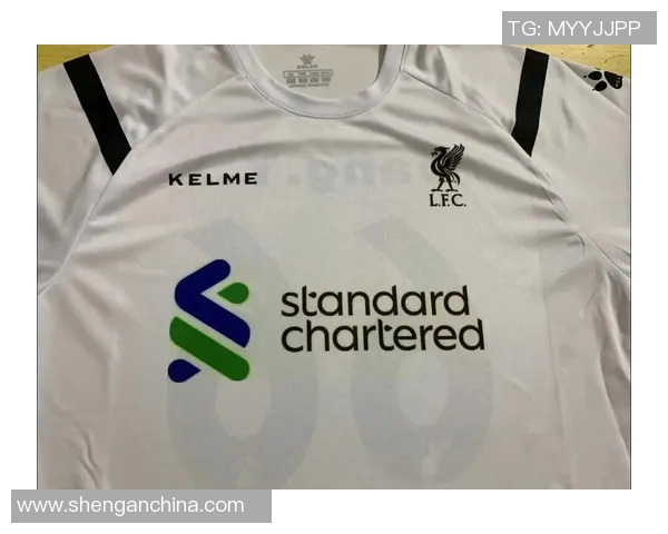 五号球衣背后的传奇人物揭晓足球明星的故事与成就分析