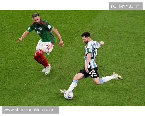 所有球足球明星球员榜单解析与精彩瞬间回顾